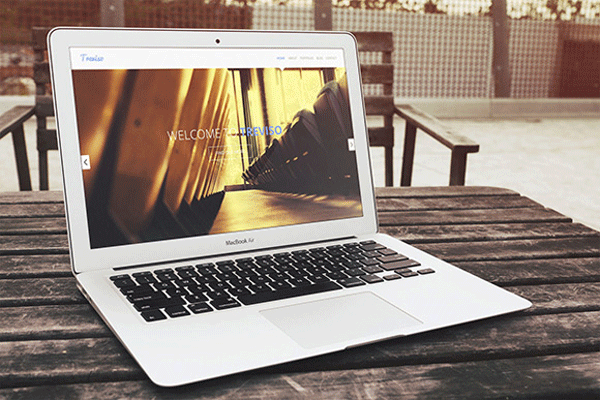 Download 25 Free & Beautiful Photography Mockup Templates For Designers