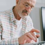 pexels-old-man-in-glasses